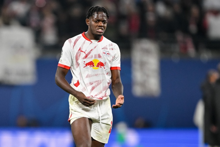 队报:阿森纳派球探考察莱比锡后卫卢克巴,尚未正式报价