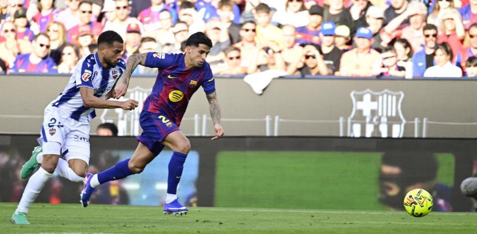 直播吧-世体：坎塞洛、巴尔德和赫拉德-马丁各有特点，首发难以确定